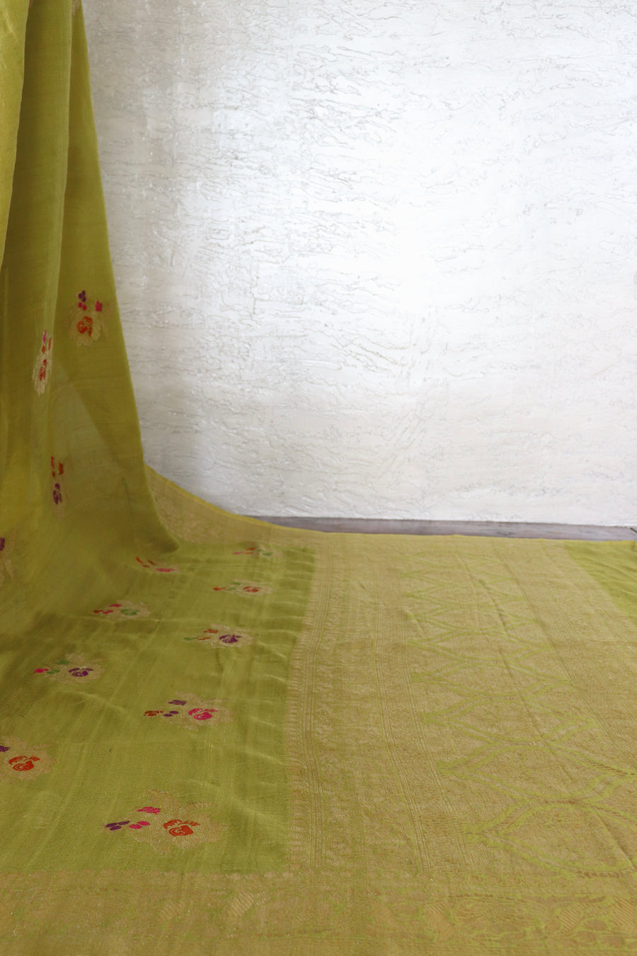 Olive Floral Buti Floral Pure Tussar Silk Handloom Banarasi Saree