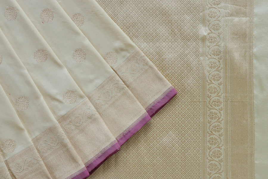 Ivory Ginnie Motif Pure Silk Handloom Banarasi Saree
