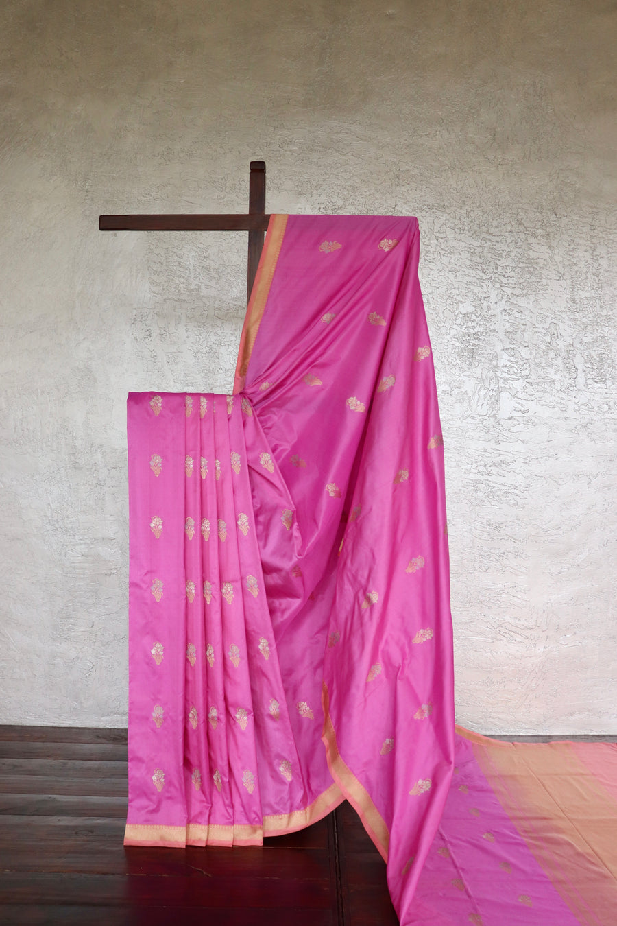 Pink Nargis Motif Pure Silk Handloom Banarsi Saree