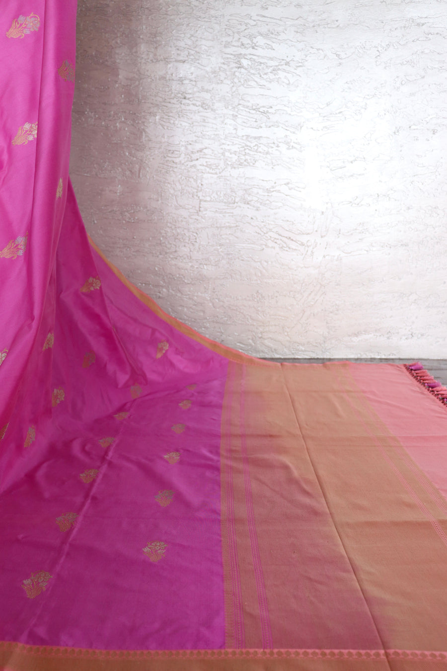 Pink Nargis Motif Pure Silk Handloom Banarsi Saree