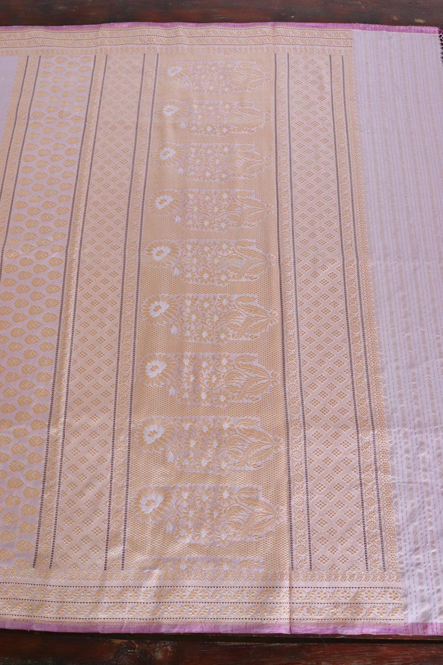 Lilac Peacock Motif Pure Silk Handloom Banarasi Saree