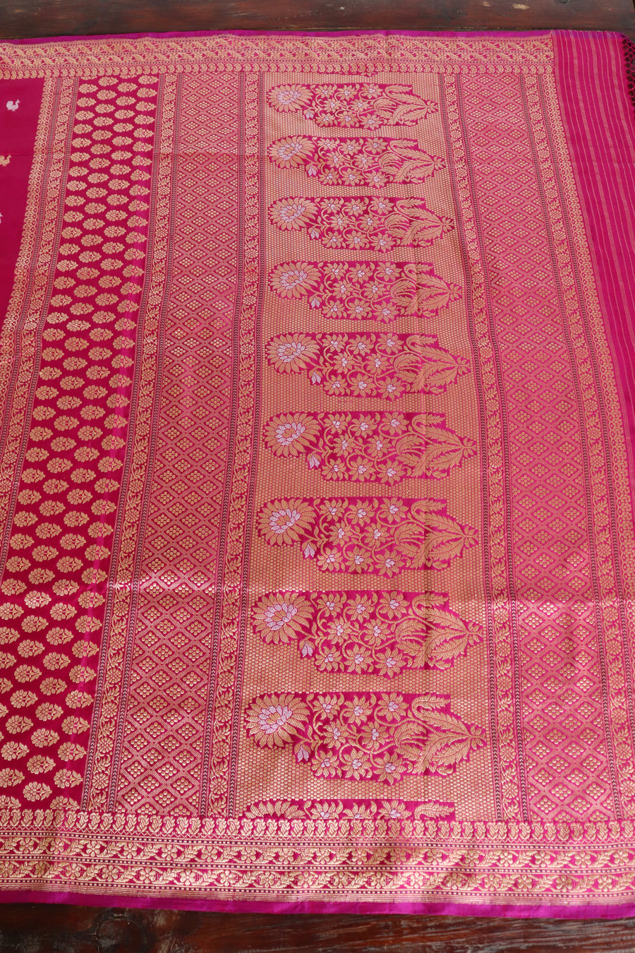 Rani Pink Peacock Motif Pure Silk Handloom Banarasi Saree