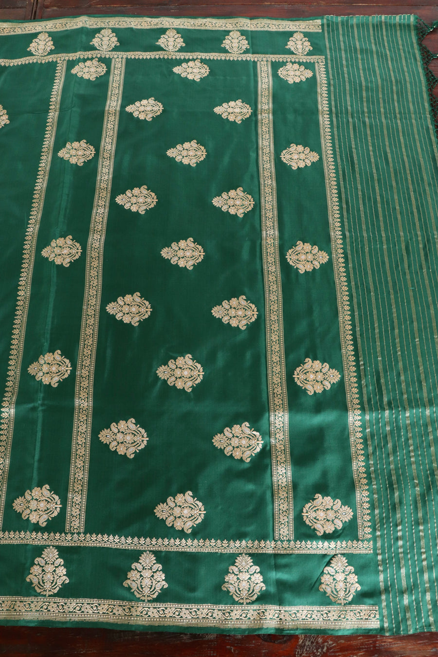 Bottle Green Kadhua Motif Pure Silk Handloom Banarasi Saree