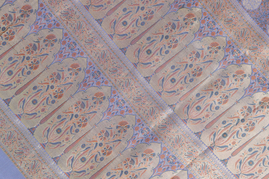 Colour close-up of Grey Jamawar Tanchoi saree