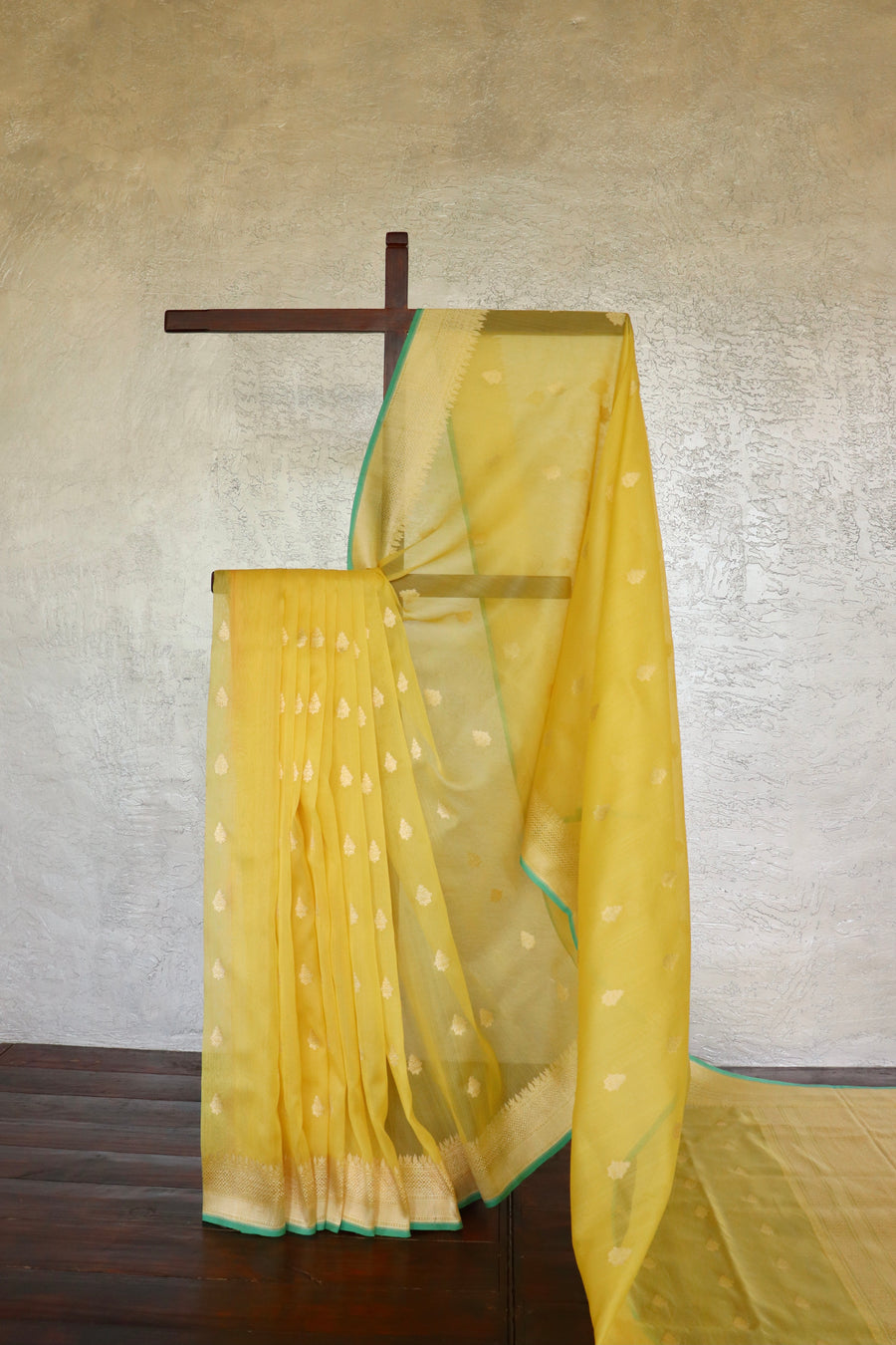 Lemon Yellow Leaf Motif Handloom Banarasi Organza Silk Saree
