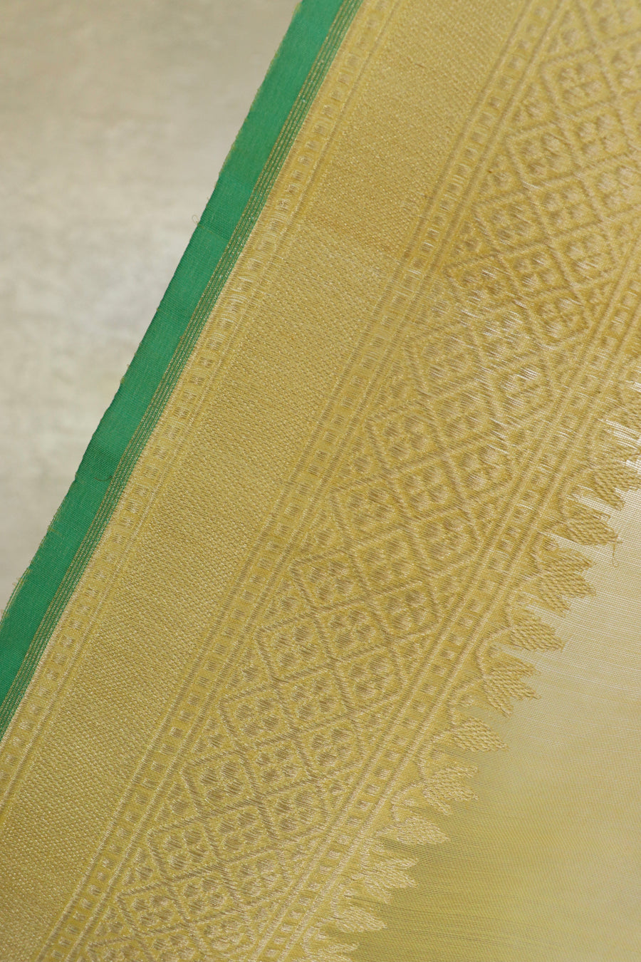 Lemon Yellow Leaf Motif Handloom Banarasi Organza Silk Saree