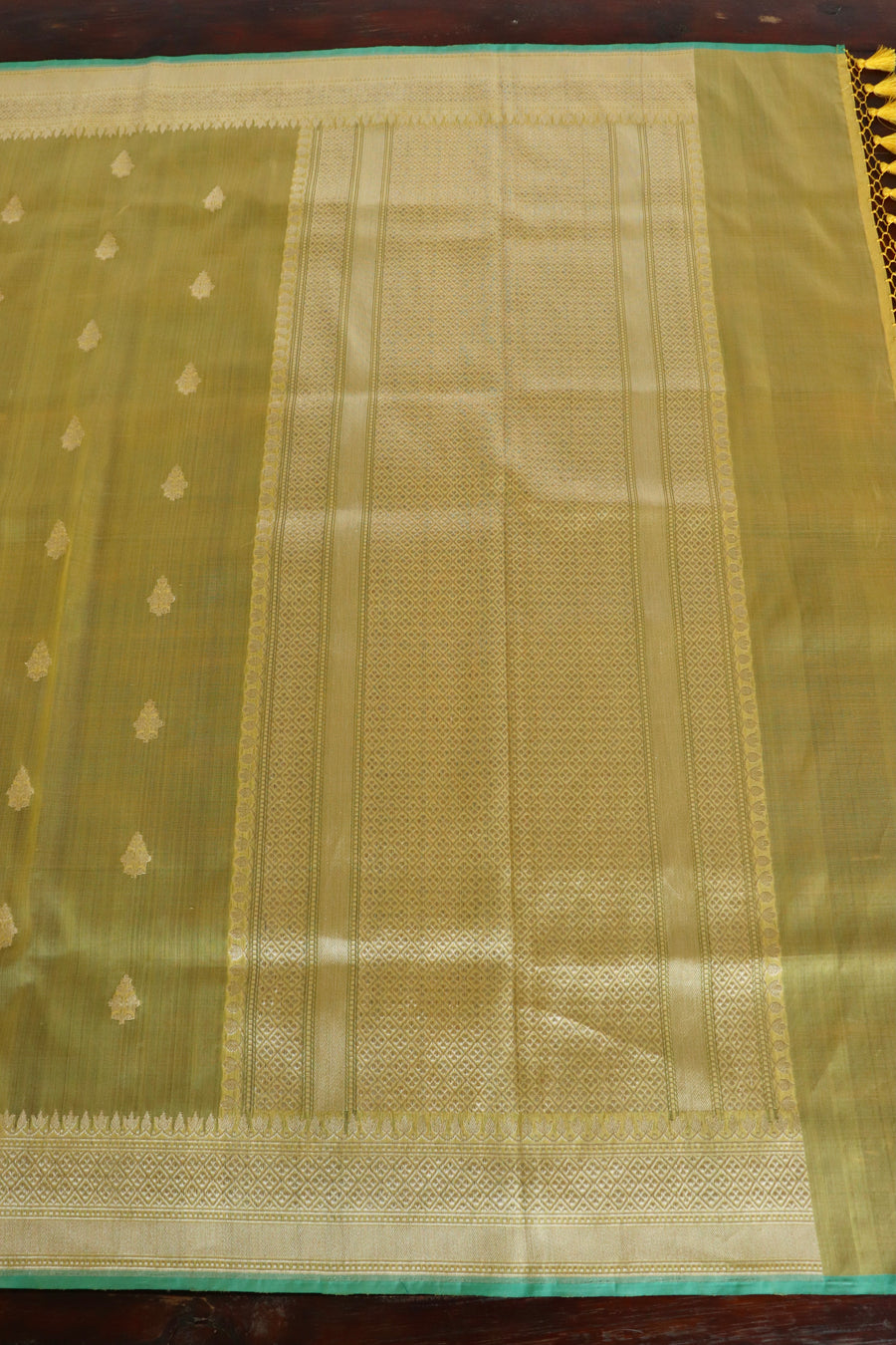 Lemon Yellow Leaf Motif Handloom Banarasi Organza Silk Saree