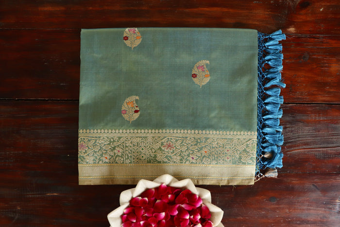 Dual-Tone Green Kairi Buti Pure Silk Handloom Banarasi Saree