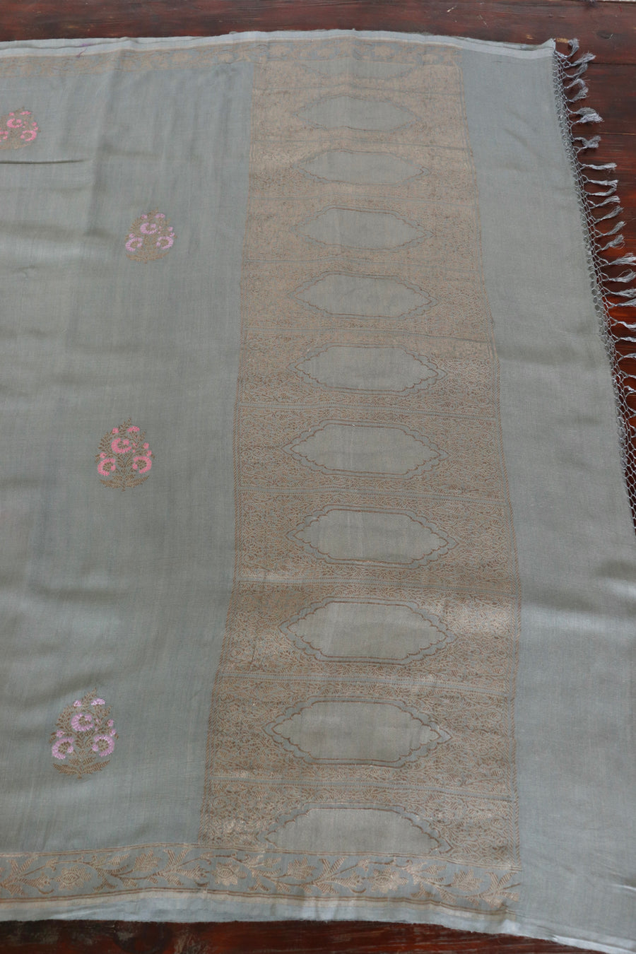 Grey Kadhua Motif Munga Silk Saree | Stuti Weaves