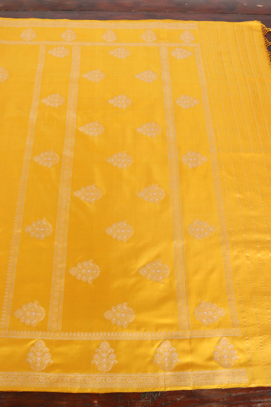 Mango Kadhua Motif Pure Silk Banarasi Saree | Stuti Weaves