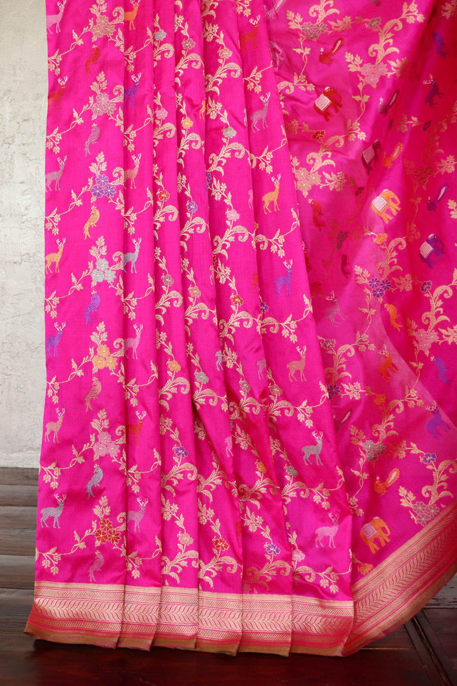 Rani Pink Kadhua Shikargah Pure Silk Handloom Banarasi Saree – view 3