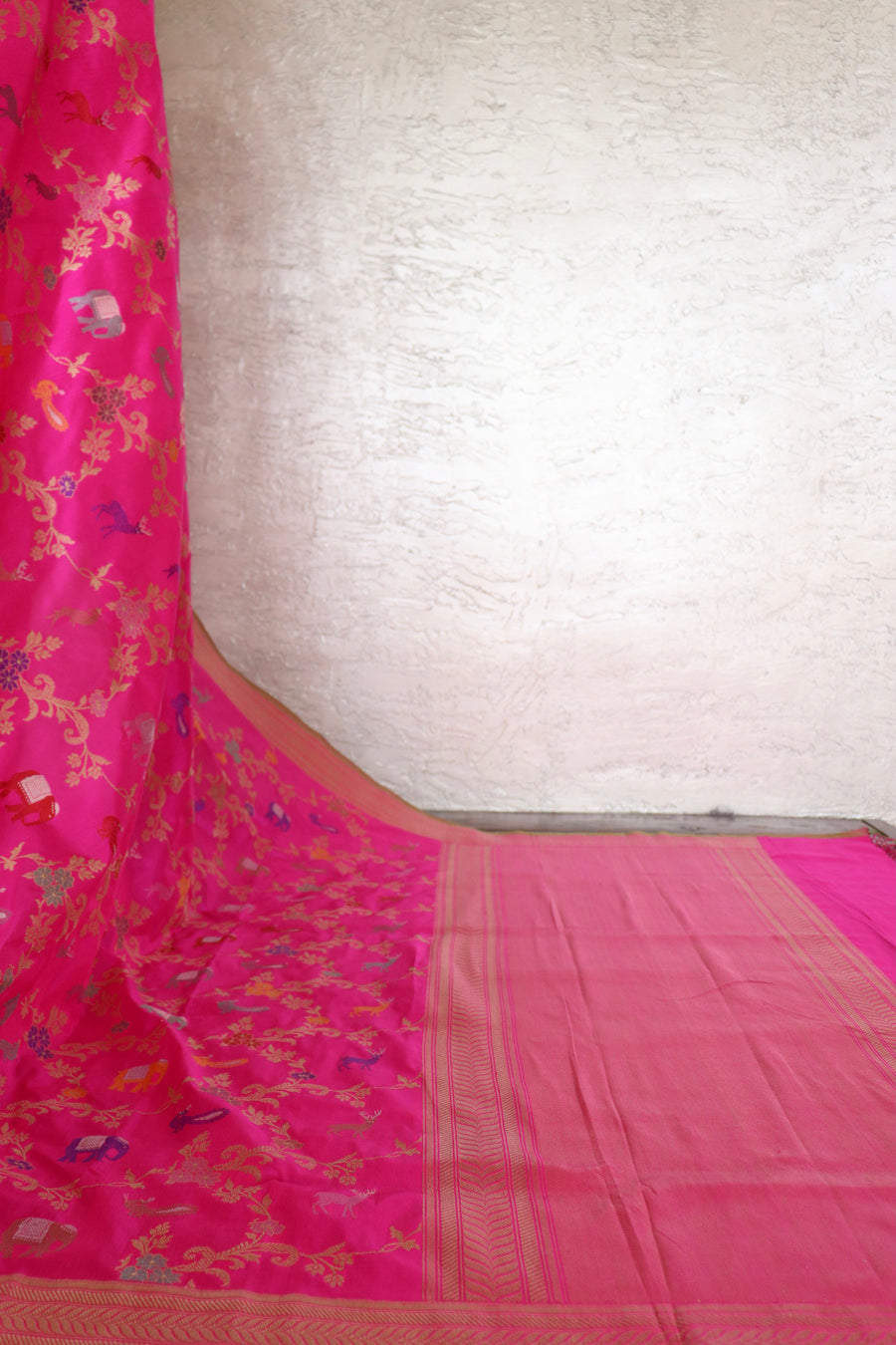 Rani Pink Kadhua Shikargah Pure Silk Handloom Banarasi Saree – view 6