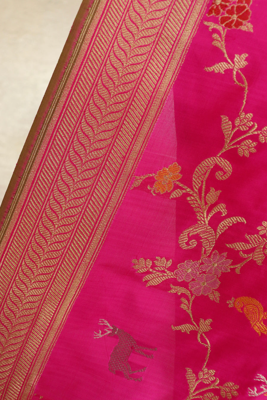 Rani Pink Kadhua Shikargah Pure Silk Handloom Banarasi Saree – view 7
