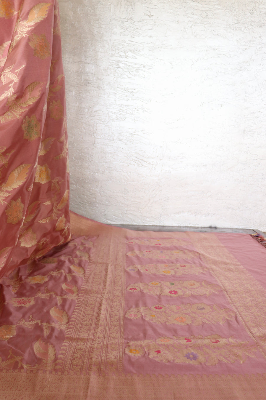 Dusty Rose Kadhua Pure Silk Jangla Handwoven Saree