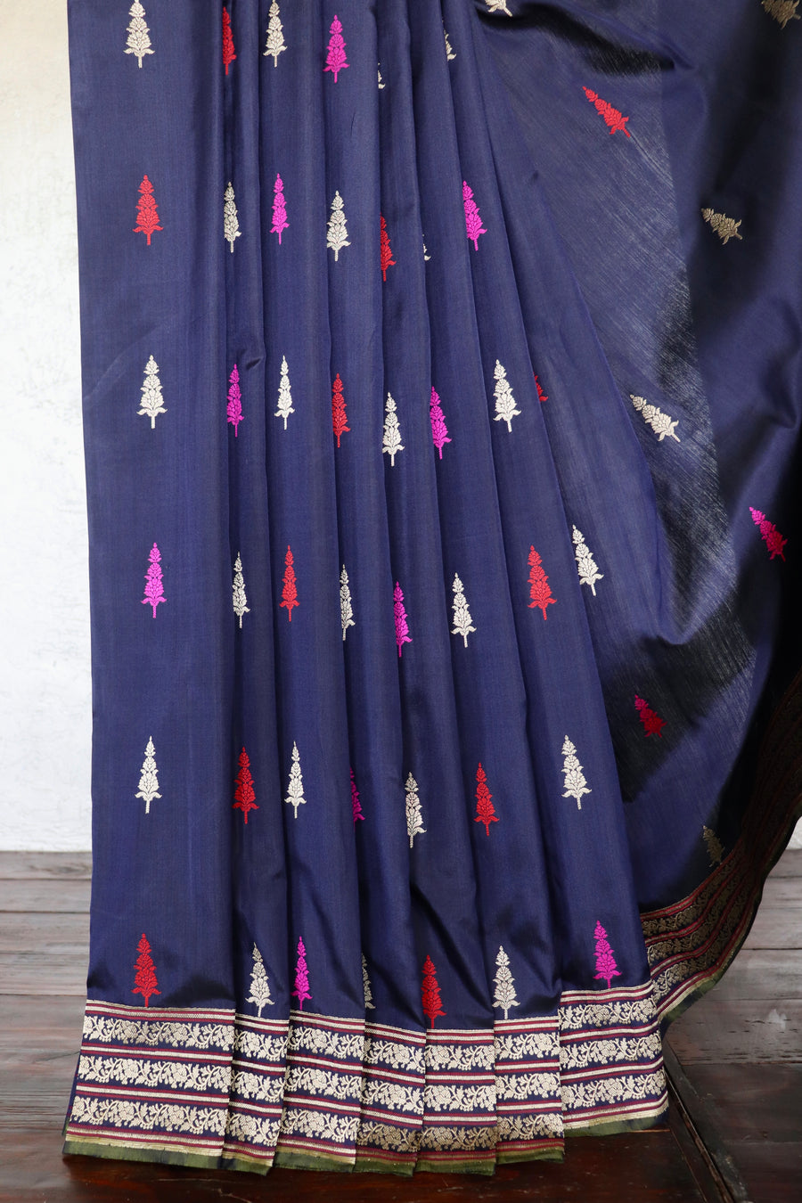 Navy Cypress Buti Motif Pure Silk Handloom Banarasi Saree