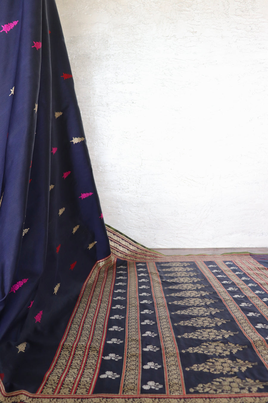 Navy Cypress Buti Motif Pure Silk Handloom Banarasi Saree