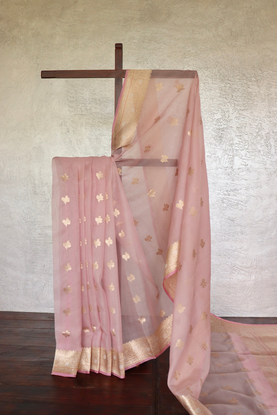 Blush Floral Booti Handloom Banarasi Organza Silk Saree
