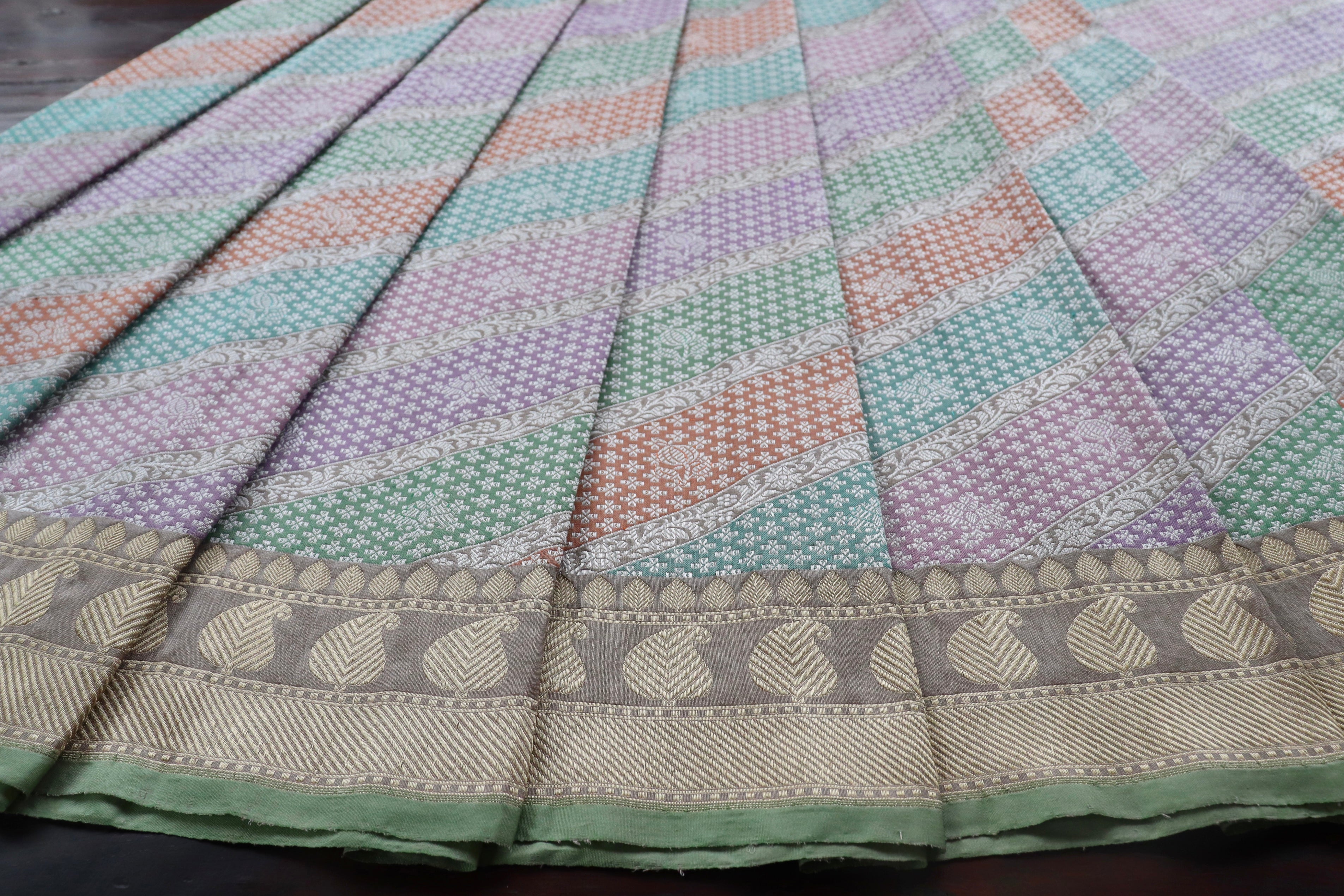 Multicolour Handwoven Rangkaat Taanchoi Silk Saree