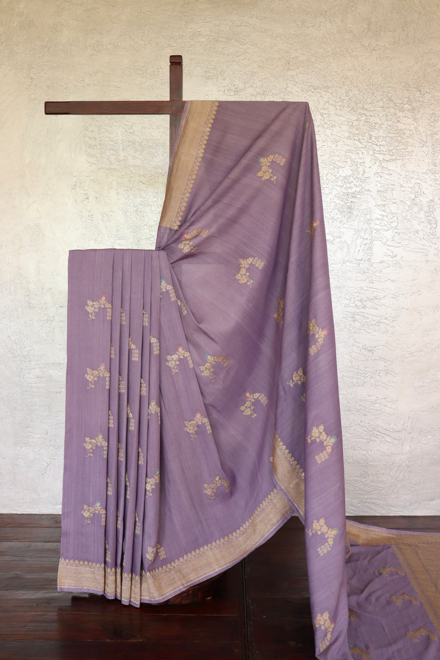 Mauve Floral Buti  Kadhua Munga Silk Handloom Saree