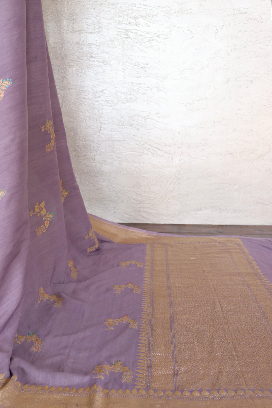 Mauve Floral Buti  Kadhua Munga Silk Handloom Saree