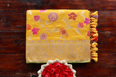 Yellow handloom Banarsi saree with kimkhab motifs in pure silk