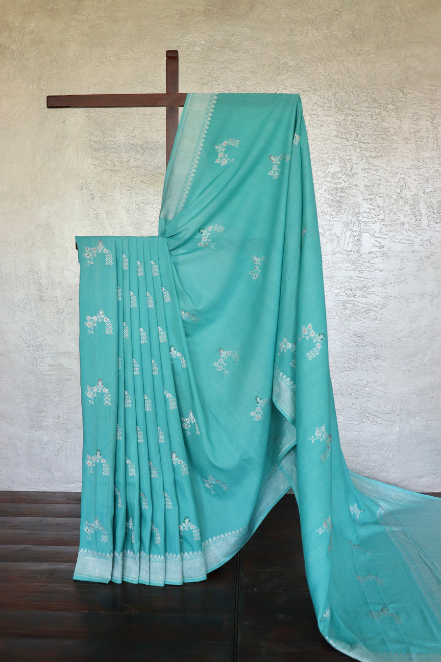 Turquoise Floral Buti Kadhua Munga Silk Handloom Saree