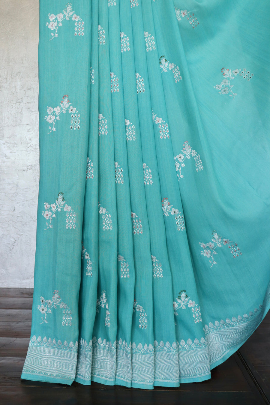 Turquoise Floral Buti Kadhua Munga Silk Handloom Saree