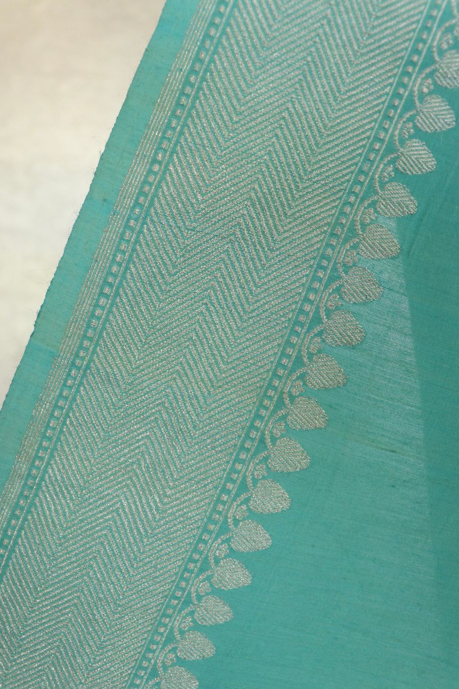 Turquoise Floral Buti Kadhua Munga Silk Handloom Saree
