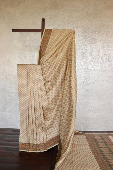 Ivory Tanchoi Banarsi Silk Saree - front drape