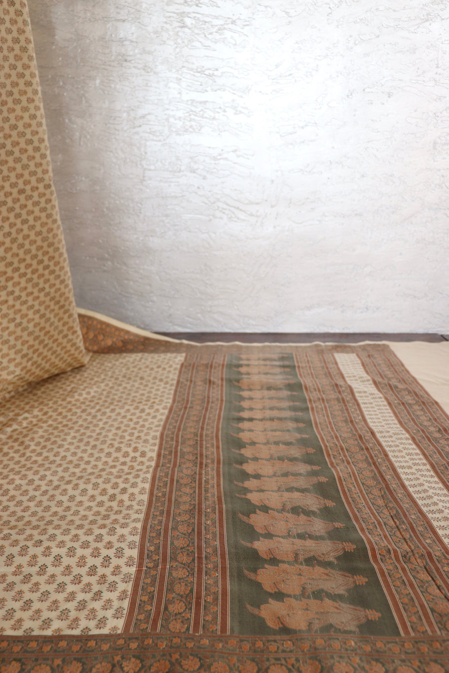 Ivory Tanchoi Banarsi Silk Saree - photo 3