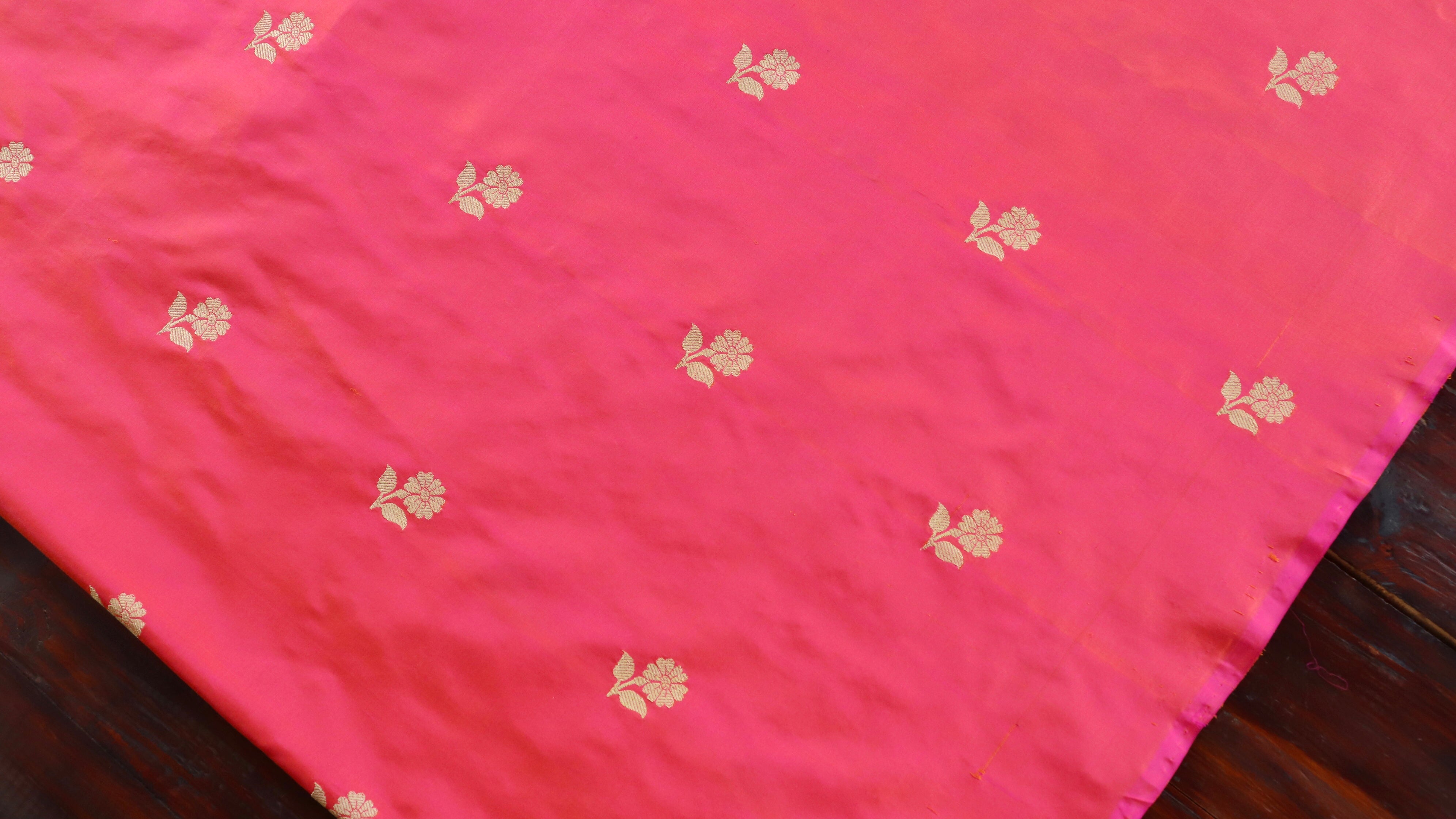 Handloom, Banarasi Handloom Saree, Alfi Saree, Tilfi Saree, Tilfi Saree Banaras, Tilfi, Banarasi Bunkar, Banarasi Bridal Wear, BridalWear, Banarasi Handloom Banarasi Gulabi Pink Floral Buti Pure Silk Banarasi Fabric Banarasi Saree