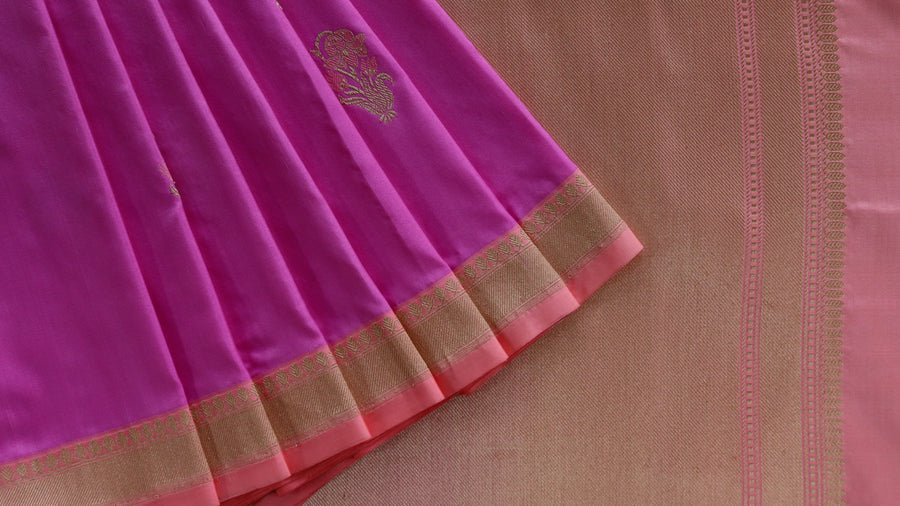 Zari and colour close-up on Pink Meenadar Nargis Banarasi saree