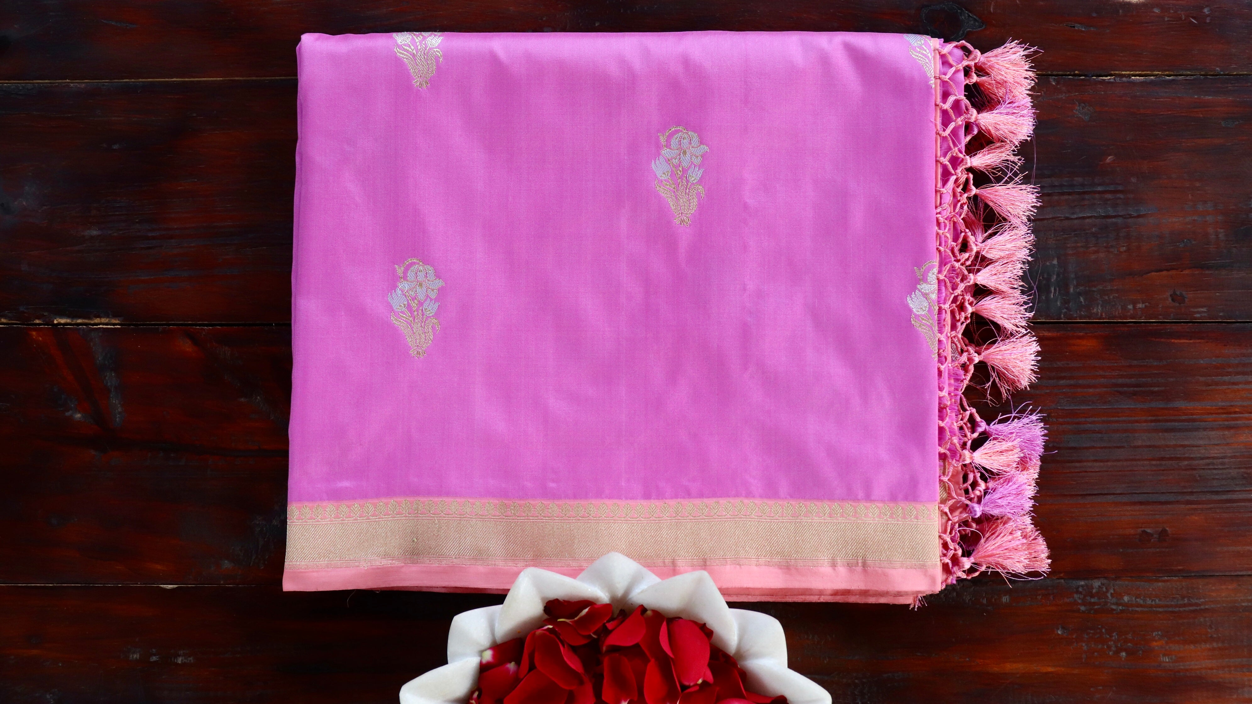 Handloom, Banarasi Handloom Saree, Alfi Saree, Tilfi Saree, Tilfi Saree Banaras, Tilfi, Banarasi Bunkar, Banarasi Bridal Wear, BridalWear, Banarasi Handloom Banarasi Pink Nargis Motif Pure Silk Handloom Banarasi Saree Banarasi Saree