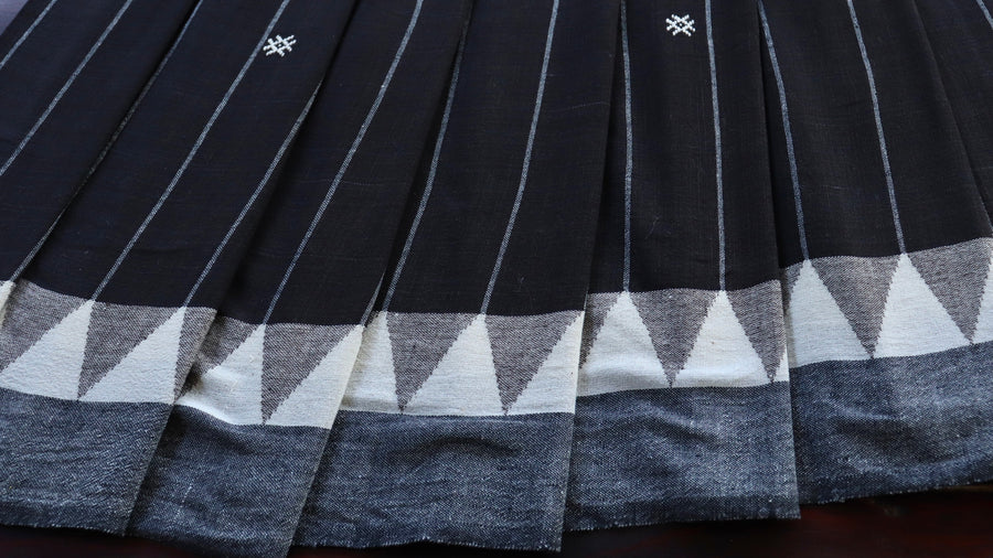 Cotton texture of Dark Brown Kotpad handwoven saree