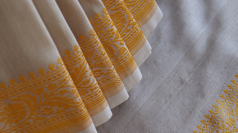 Pallu detail of Ivory Kuniya Banarasi saree