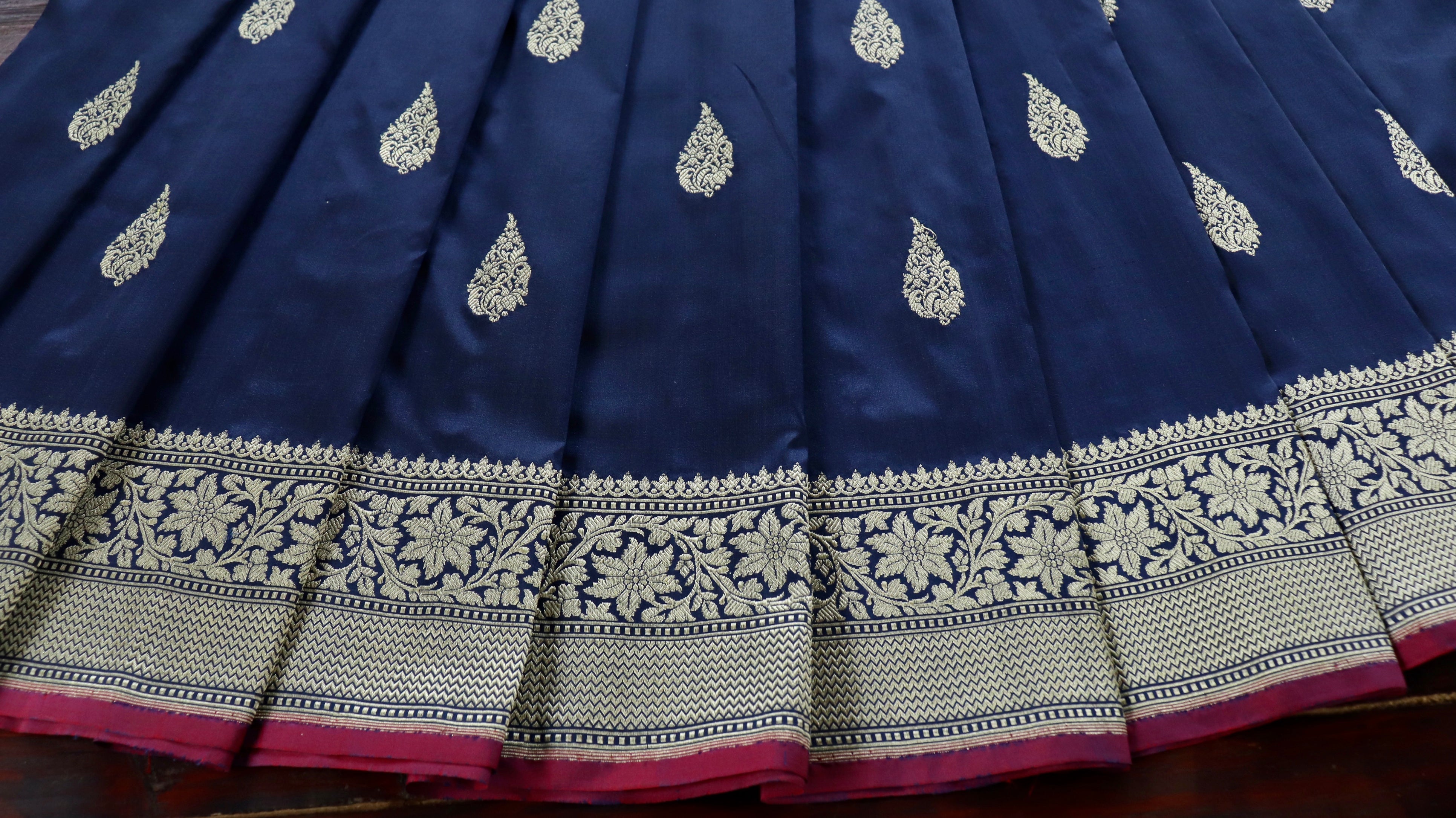 Handloom, Banarasi Handloom Saree, Alfi Saree, Tilfi Saree, Tilfi Saree Banaras, Tilfi, Banarasi Bunkar, Banarasi Bridal Wear, BridalWear, Banarasi Handloom Banarasi Royal Blue Aisha Motif Pure Silk Handloom Banarasi Saree Banarasi Saree