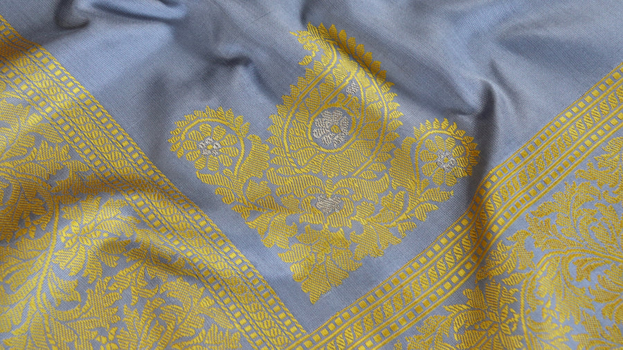 Aanchal motif on Light Blue Kuniya Banarasi saree