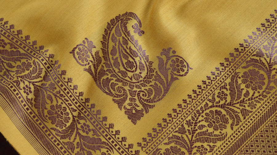 Aanchal motif on Yellow Kadhua Kuniya Banarasi saree