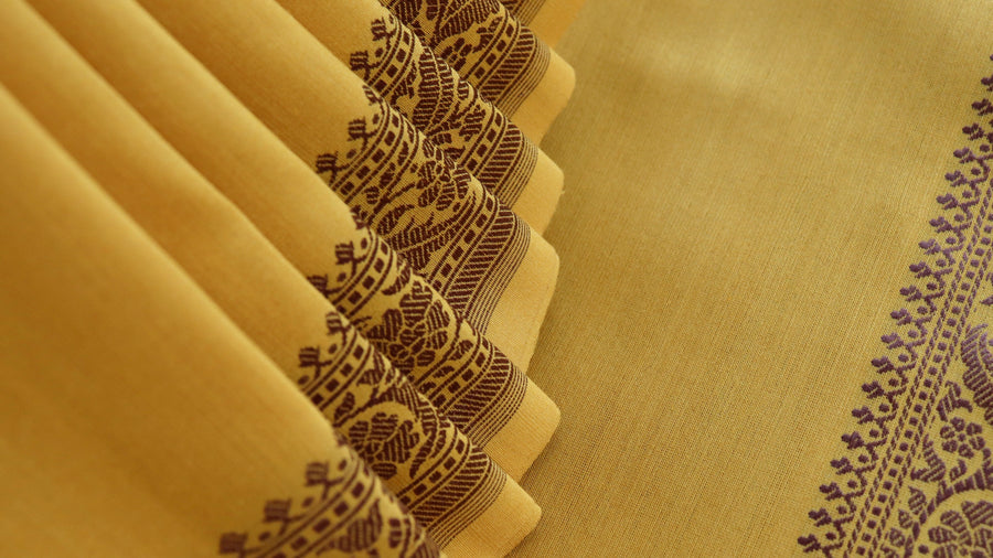 Pallu detail of Yellow Kadhua Kuniya Banarasi saree
