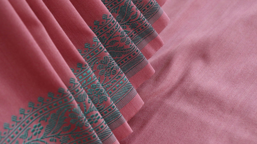 Pallu detail of Pink Kuniya Banarasi saree