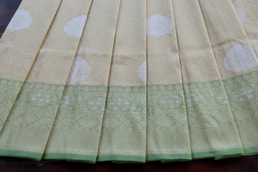 Blouse piece for Ivory & Green Tanchoi Banarasi saree