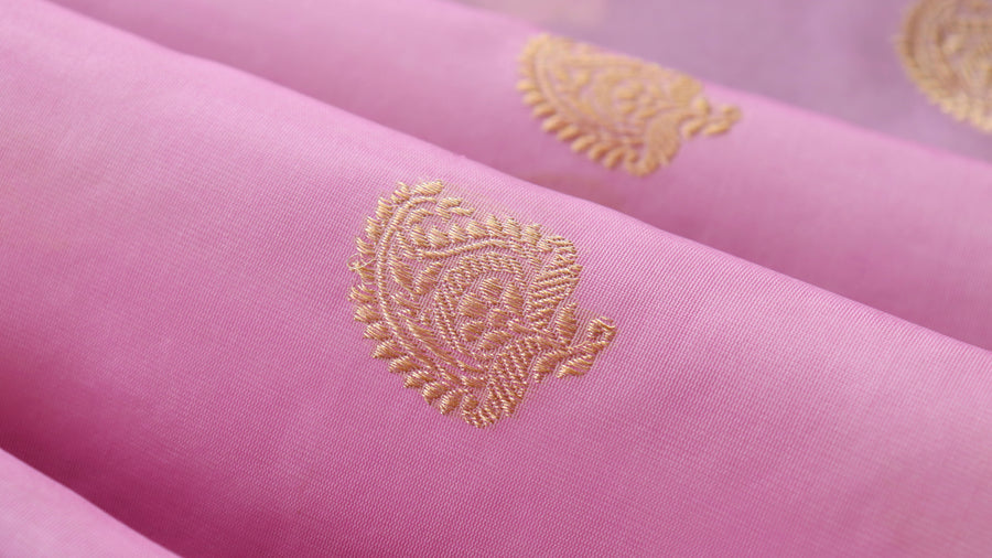 Aanchal motif close-up of Pink Kairy Buti Kora silk Banarasi saree