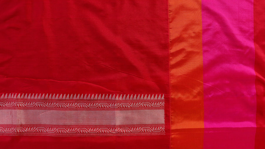 Multicoloured Aada Kadhua Banarasi saree — body weave detail